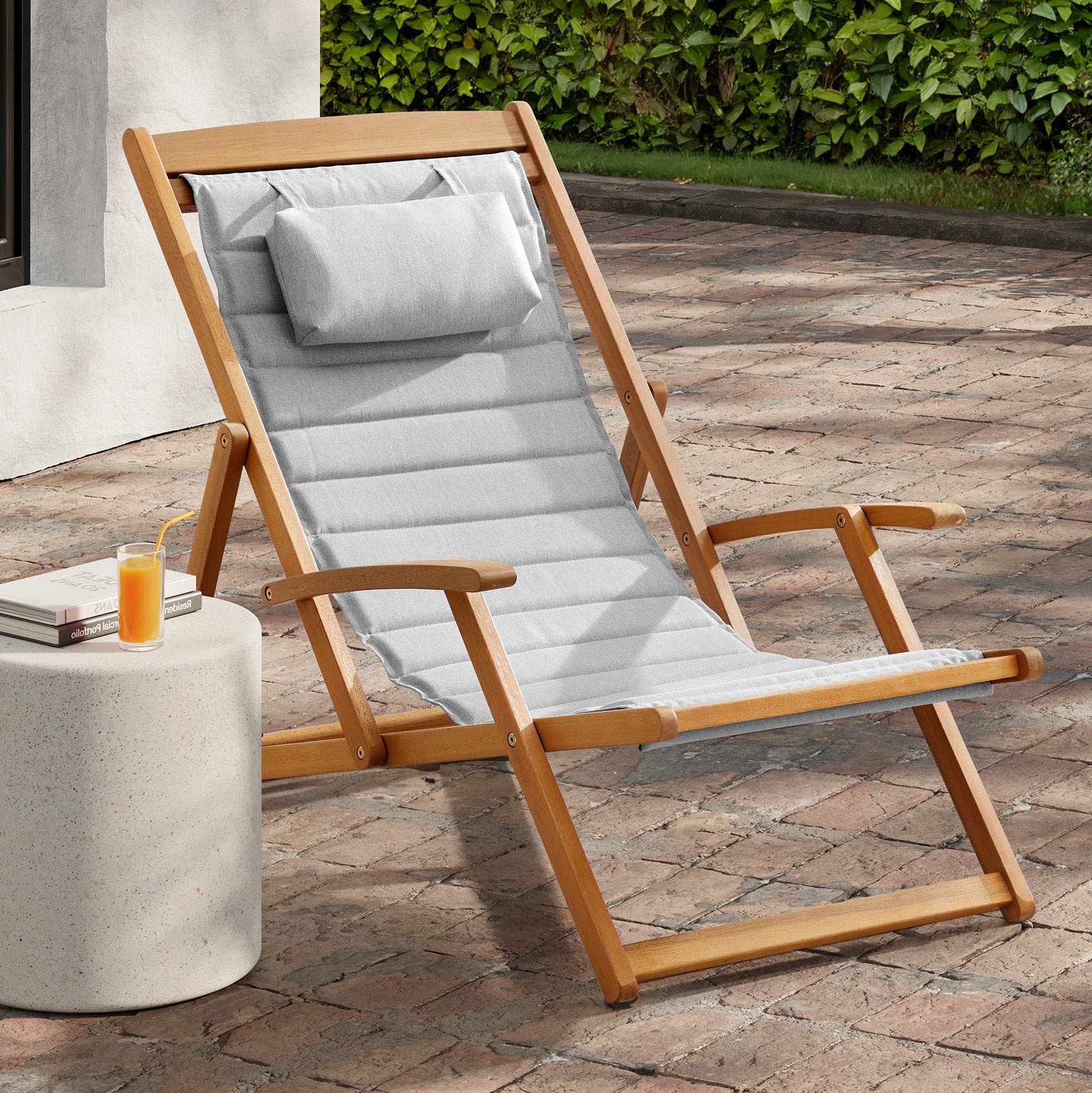 Clara Outdoor Deck Chair - Eucalyptus Wood with Padded Sling – Kyndway